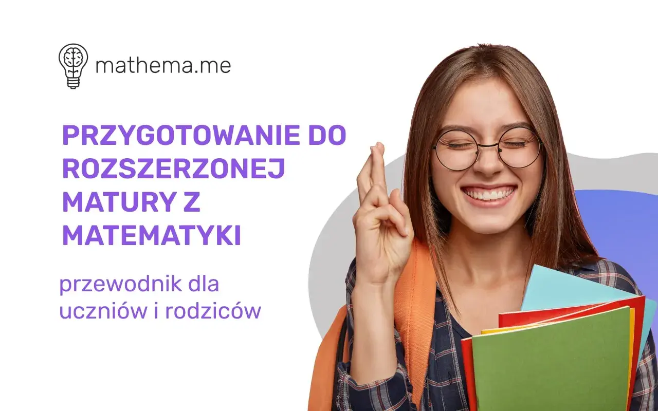 Uśmiechnięta dziewczyna z zeszytami i skrzyżowanymi palcami, symbolizująca przygotowanie do matury.